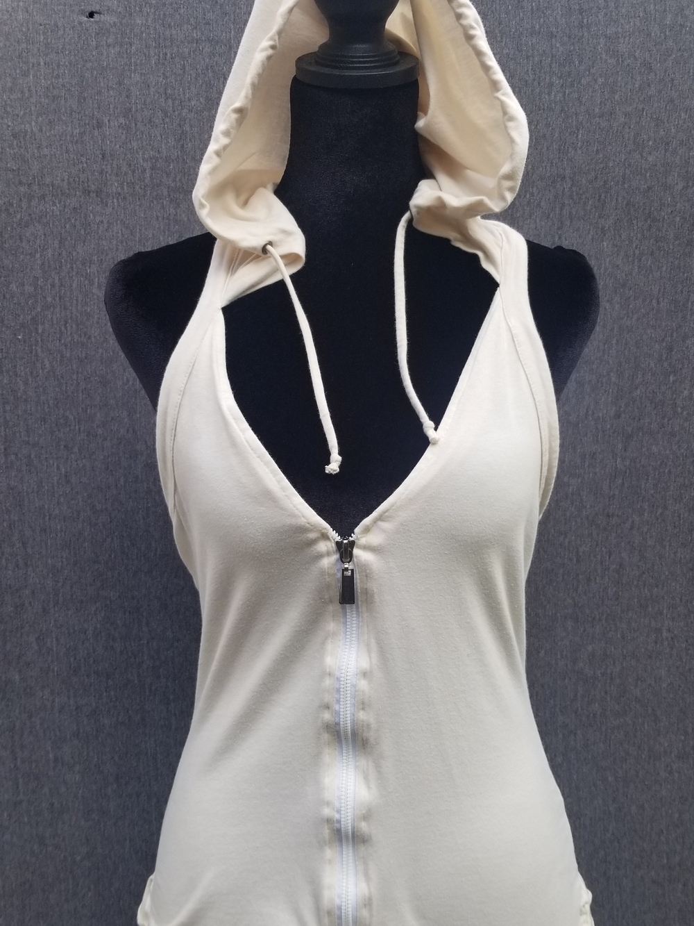 Miss-Be Vintage Sleeveless Backless Zip-Front Hoodie Ruffled Tank Top Cream -113
